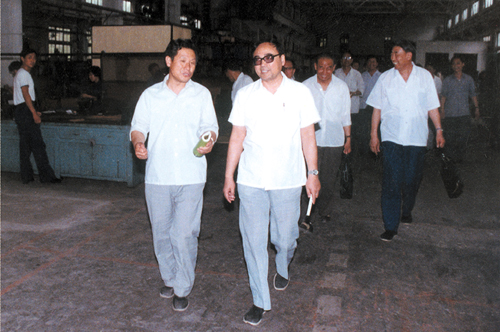 The visitation of Minister of Ministry of Railway Mr. Ding Guangen on 10th July of 1985