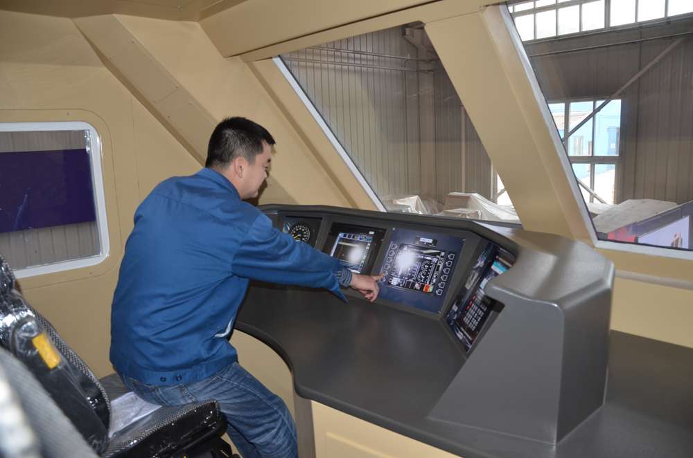 韶山电力机车驾驶室图片